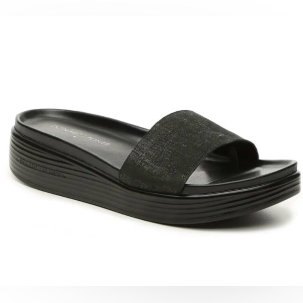 New in box Donald Pliner Fiji Slide sandals